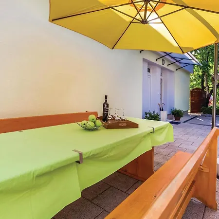 2 Bedroom Awesome In דירה מטולי