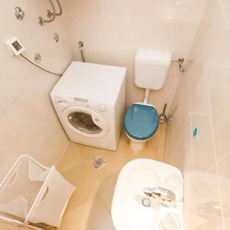 2 Bedroom Awesome In *