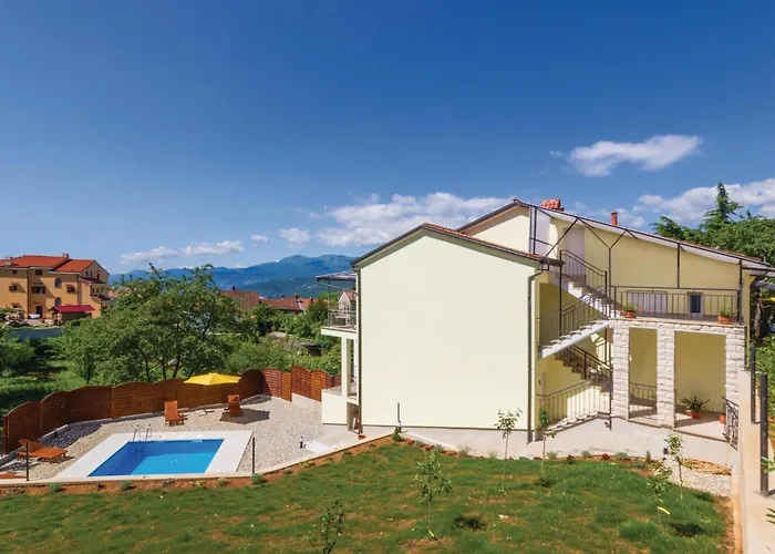 2 Bedroom Awesome In Apartament *