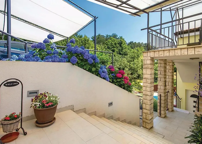 Apartament 2 Bedroom Awesome In *