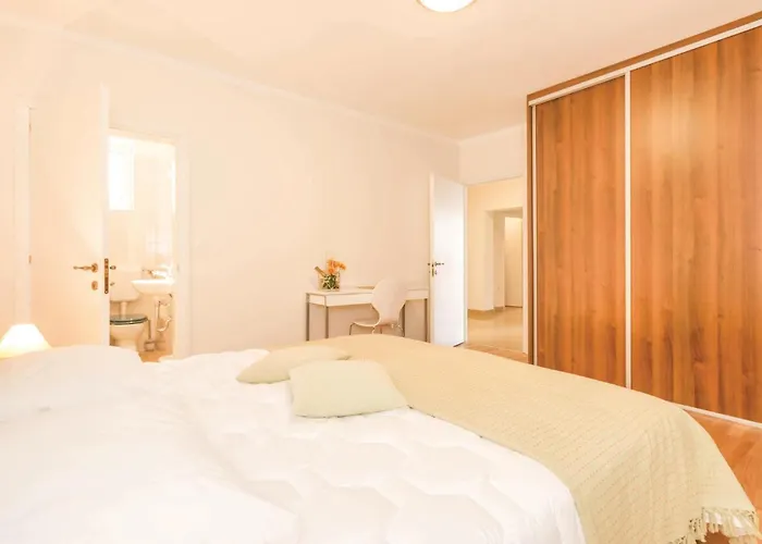 2 Bedroom Awesome In Matulji