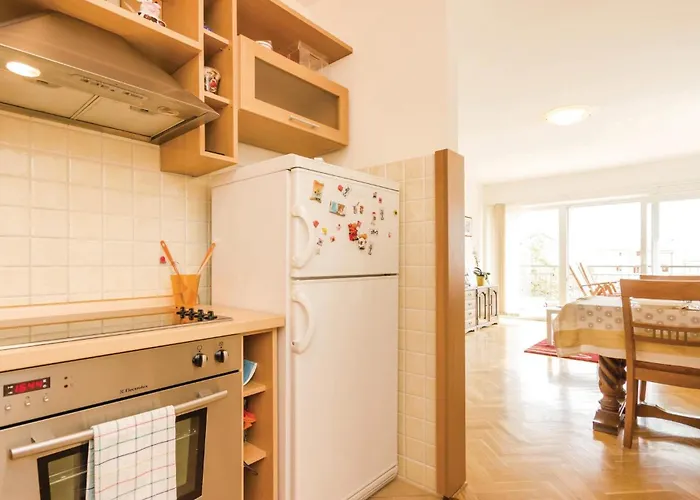 2 Bedroom Awesome In Apartament *