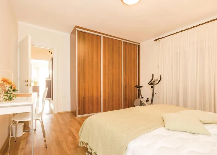 2 Bedroom Awesome In *