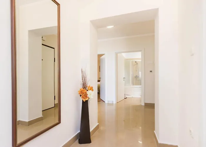 Apartament 2 Bedroom Awesome In
