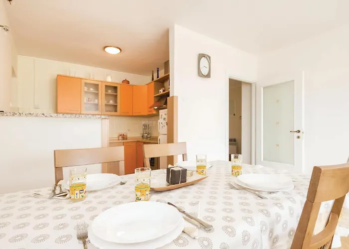 2 Bedroom Awesome In *