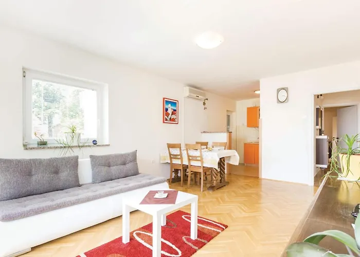 2 Bedroom Awesome In Apartament