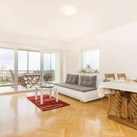 2 Bedroom Awesome Apartment In Matulji