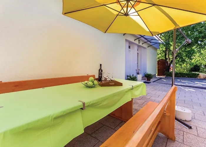 2 Bedroom Awesome In Apartamento Matulji