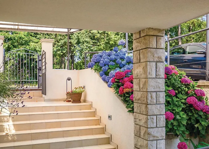 2 Bedroom Awesome In Apartamento Matulji