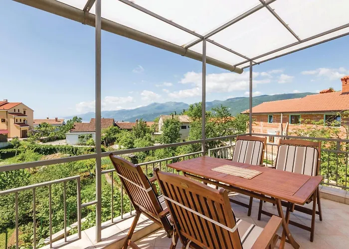 2 Bedroom Awesome In Matulji