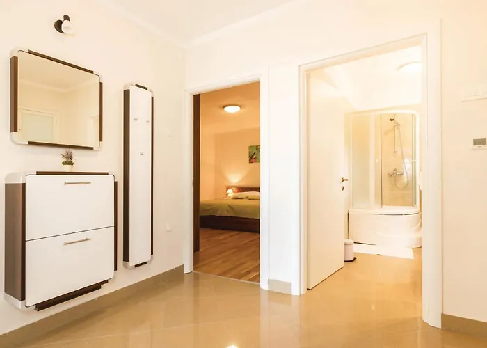 Apartamento 2 Bedroom Awesome In *